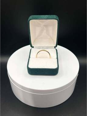 10k Yellow Gold Band